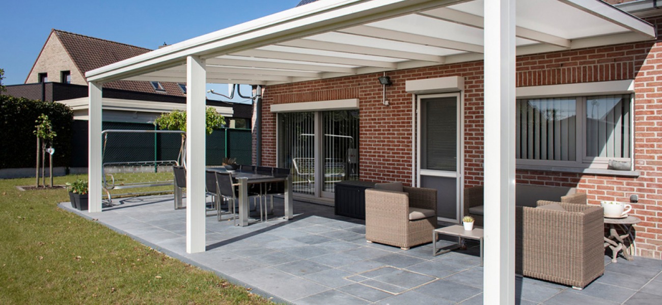 carport, rolluiken, sectionaal poort en pergola in Roeselare