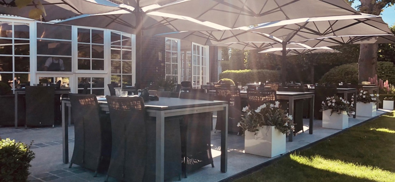 Parasols: Prostor: Ieper: Hostellerie Saint Nicolas