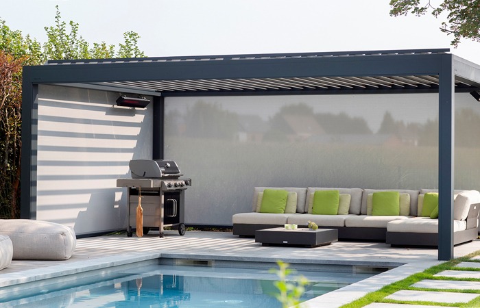 poolhouse met screens