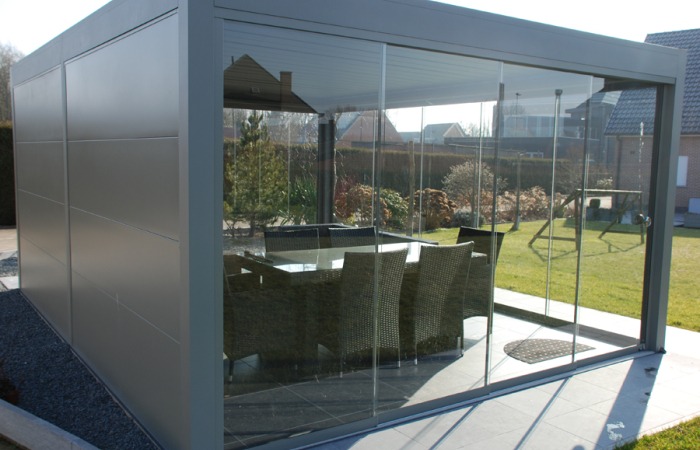 poolhouse met aluminium wanden