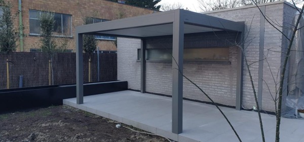 Brustor terrasoverkapping B200 ODL (gemotoriseerd lamellendak)