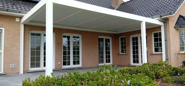 Brustor terrasoverkapping B200 ODL (gemotoriseerd lamellendak) in Eeklo